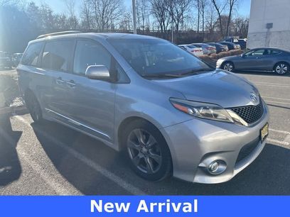 Used 2017 Toyota Sienna SE