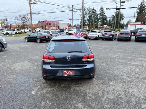 Used 2010 Volkswagen Golf 2-Door image 8