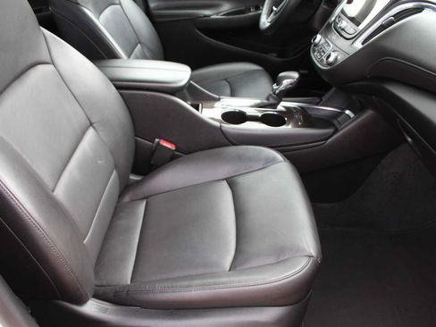 Used 2024 Chevrolet Malibu LT FWD image 17