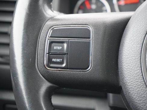 Used 2011 Jeep Liberty Sport image 12