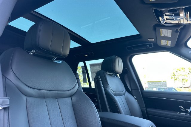 New 2026 Land Rover Range Rover SE AWD/4WD image 16