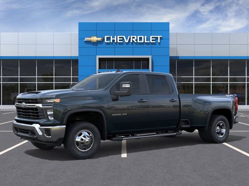 New 2026 Chevrolet Silverado 3500 LT image 2