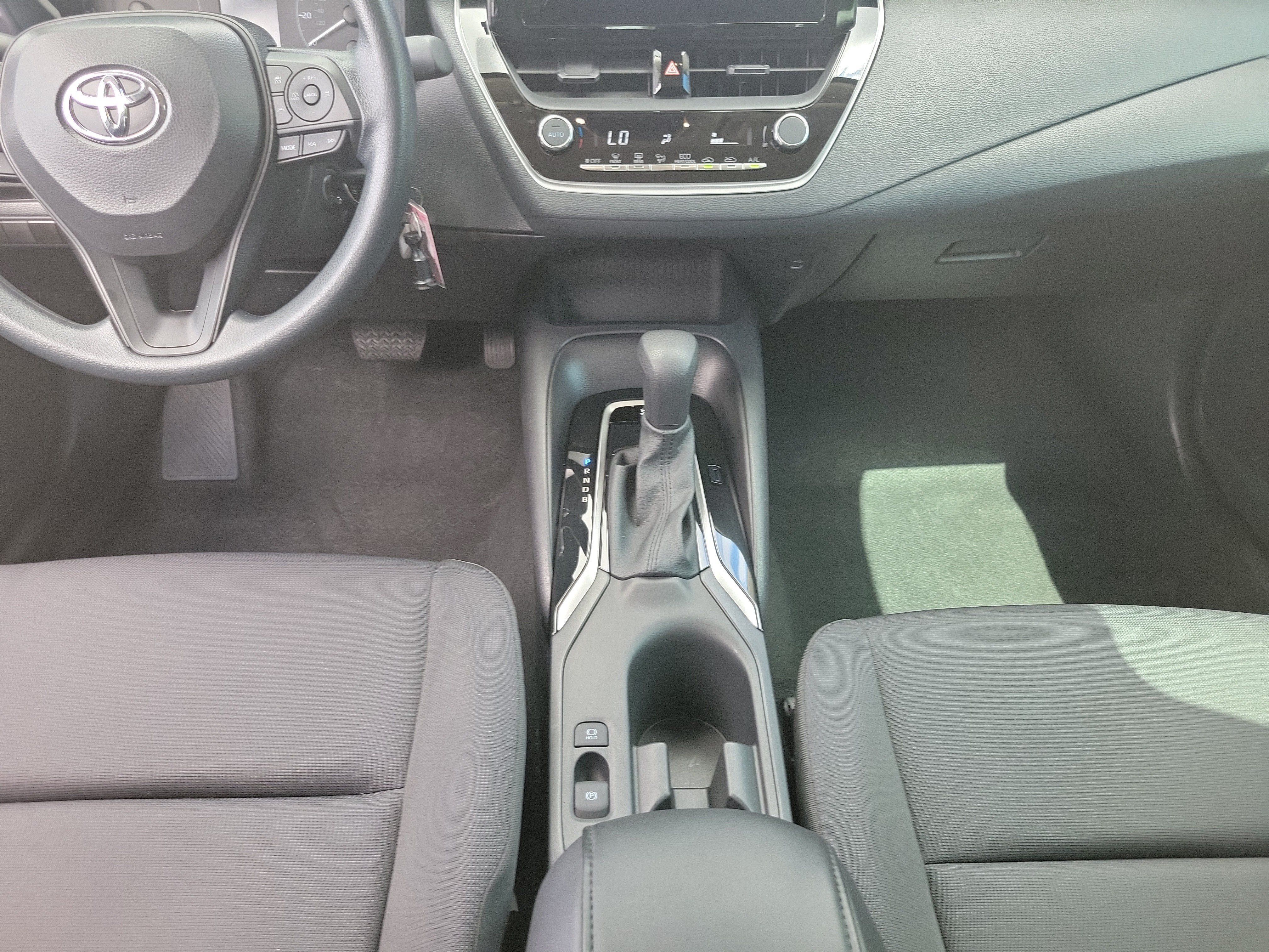 Used 2025 Toyota Corolla LE FWD image 15