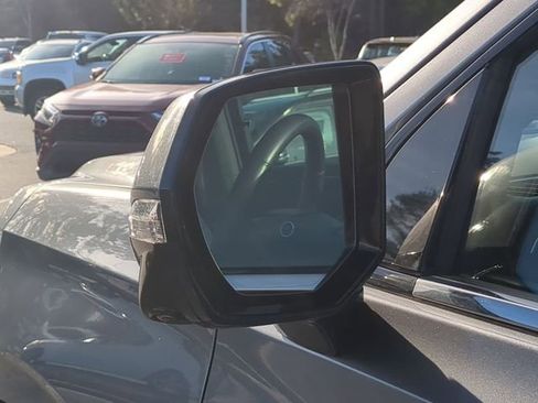 Used 2022 Chevrolet Suburban LT w/ LT Signature Package image 18