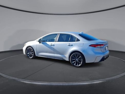 Used 2023 Toyota Corolla SE image 6