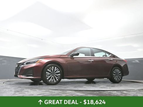 Used 2024 Nissan Altima 2.5 SV image 54