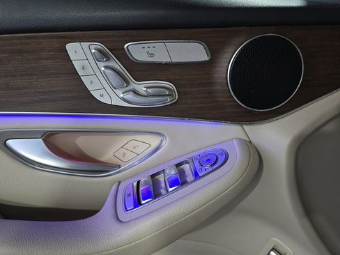 Used 2020 Mercedes-Benz GLC 300 GLC 300 image 13