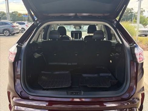 Used 2019 Ford Edge Titanium w/ Equipment Group 301A AWD/4WD image 9
