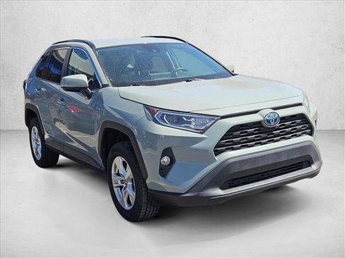 Used 2021 Toyota RAV4 XLE w/ Carpet Mat Package (TMS) AWD/4WD image 3