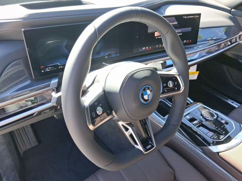 New 2026 BMW 750e xDrive w/ Premium Package image 14