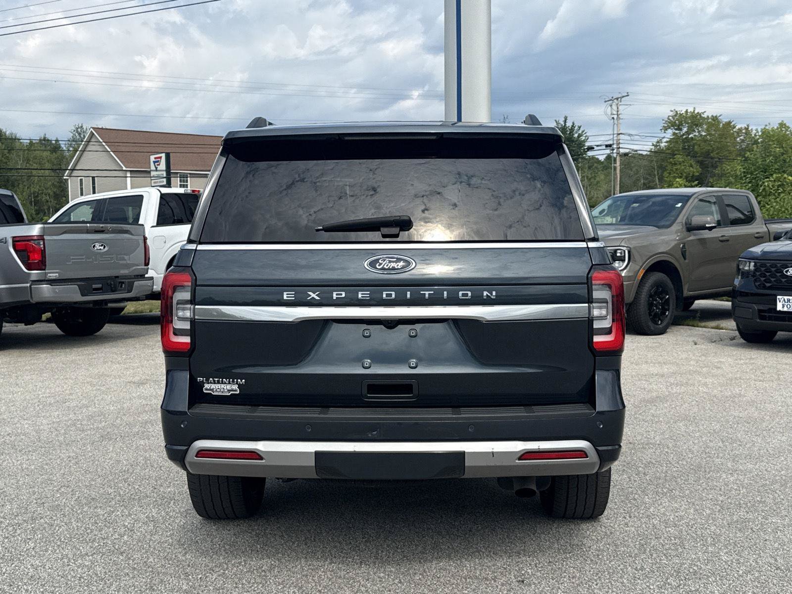 Used 2024 Ford Expedition Platinum AWD/4WD image 10