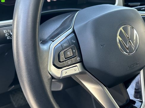 Used 2023 Volkswagen Atlas SE w/ Panoramic Sunroof Package FWD image 27