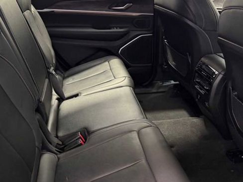 Used 2022 Jeep Grand Cherokee L Limited RWD image 16