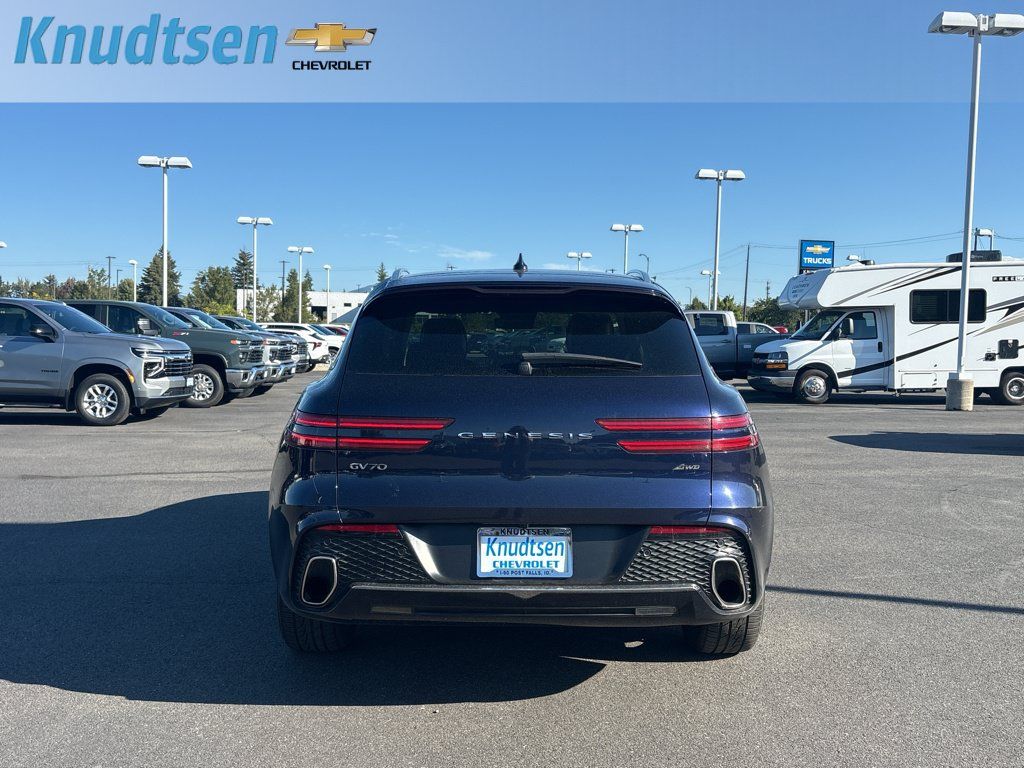 Used 2025 Genesis GV70 2.5T AWD/4WD image 6