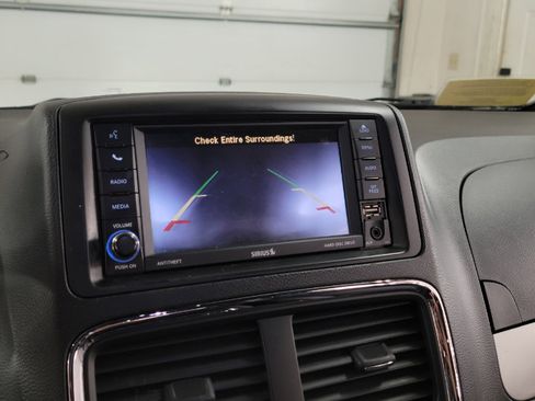 Used 2018 Dodge Grand Caravan GT image 16