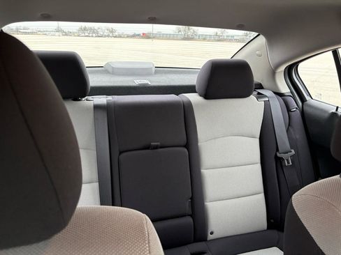 Used 2014 Chevrolet Cruze LS image 27