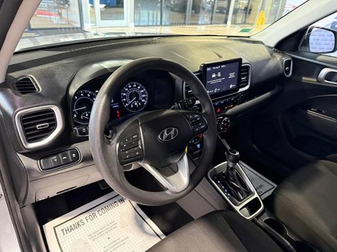 Used 2021 Hyundai Venue SE FWD image 30