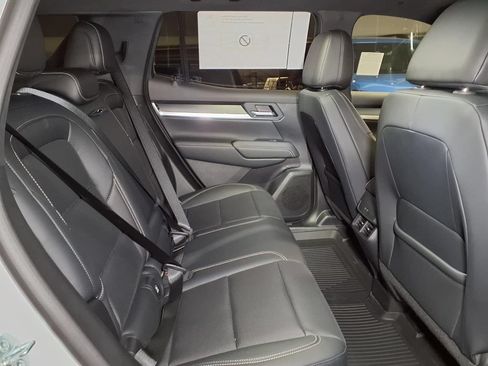New 2027 GMC Terrain Elevation w/ Elevation Premium Package AWD/4WD image 7