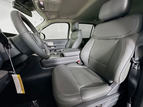 New 2026 Ford Expedition Active image 12