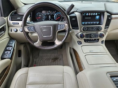 Used 2019 GMC Yukon XL Denali w/ Denali Ultimate Package image 12