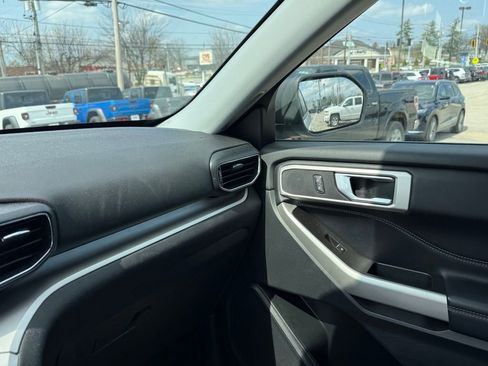 Used 2021 Ford Explorer XLT w/ Equipment Group 202A image 22