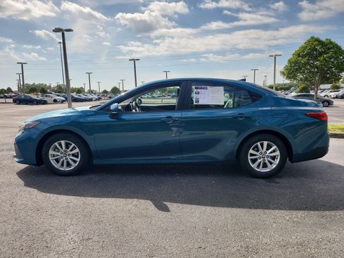 Used 2025 Toyota Camry LE w/ Convenience Package FWD image 8
