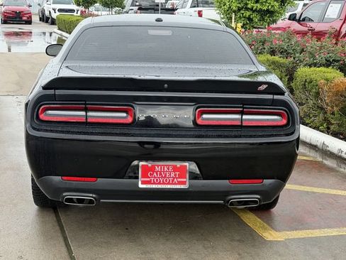 Used 2022 Dodge Challenger GT AWD/4WD image 6