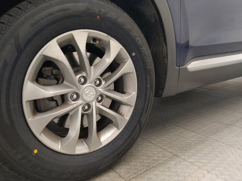 Used 2019 Hyundai Santa Fe SE FWD image 31