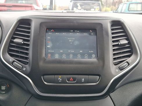 Used 2021 Jeep Cherokee Latitude Plus w/ Sun & Sound Group AWD/4WD image 17