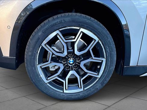 Certified 2025 BMW X1 xDrive28i w/ Technology Package image 10