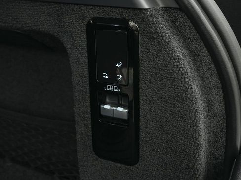 Used 2023 Land Rover Range Rover SE image 37