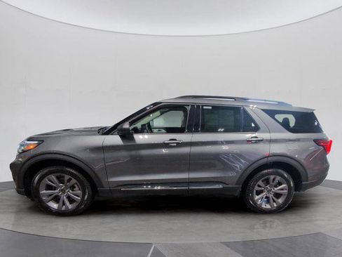 Certified 2025 Ford Explorer Active w/ Active Comfort Package image 2