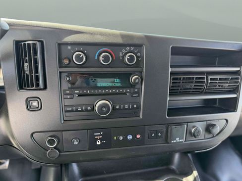 Used 2019 Chevrolet Express 3500 Extended w/ Driver Convenience Package RWD image 15