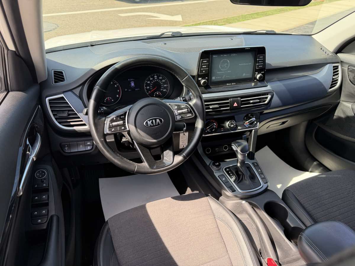 Used 2021 Kia Seltos S AWD/4WD image 12