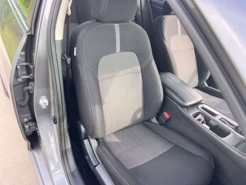 Used 2024 Nissan Sentra SV FWD image 12