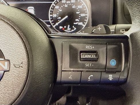 Used 2022 Nissan Rogue SV FWD image 15