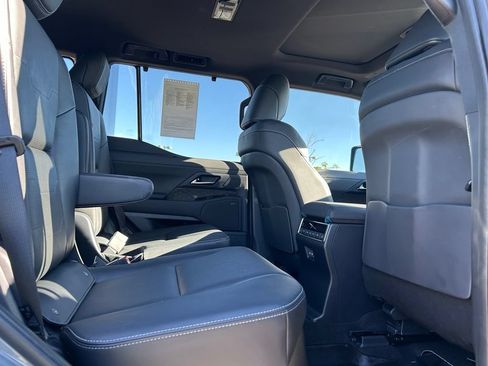 Used 2024 Lexus GX 550 w/ Cold Area Package AWD/4WD image 30