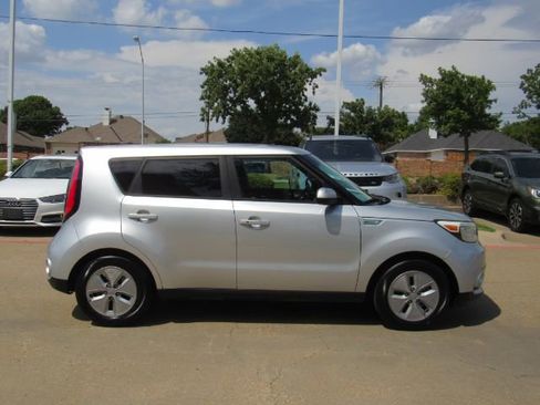 Used 2017 Kia Soul EV-e image 5