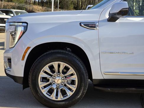 Used 2026 GMC Yukon Denali image 6
