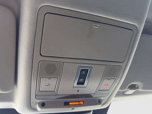 Used 2020 Land Rover Discovery Sport S image 34