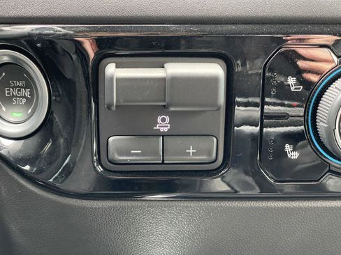 Used 2025 Chevrolet Silverado 1500 LT image 23