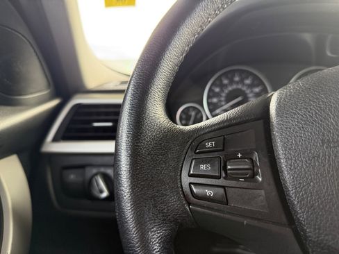 Used 2018 BMW 320i Sedan image 19