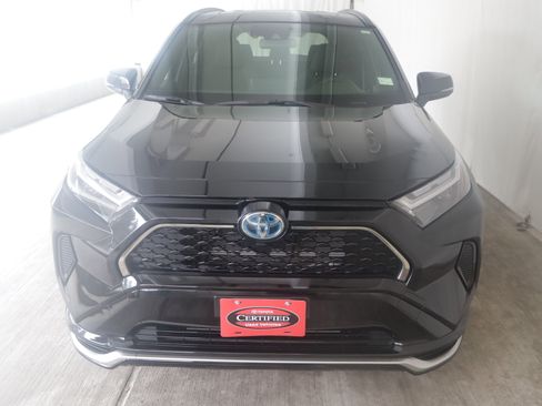 Used 2023 Toyota RAV4 SE w/ Weather & Moonroof Package image 24