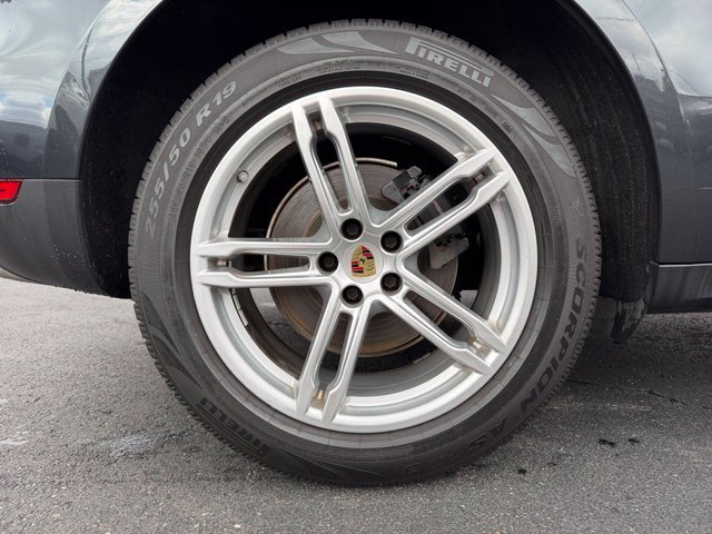 Used 2021 Porsche Macan AWD/4WD image 16