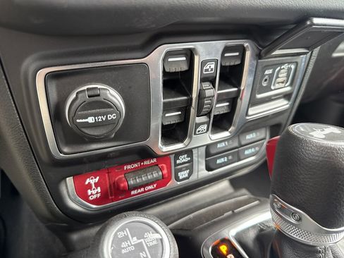 Used 2025 Jeep Wrangler Unlimited Rubicon 4xe w/ Convenience Group image 20