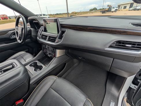 Used 2023 Chevrolet Suburban Premier image 29