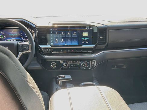 Used 2024 Chevrolet Silverado 1500 LT Trail Boss AWD/4WD image 18
