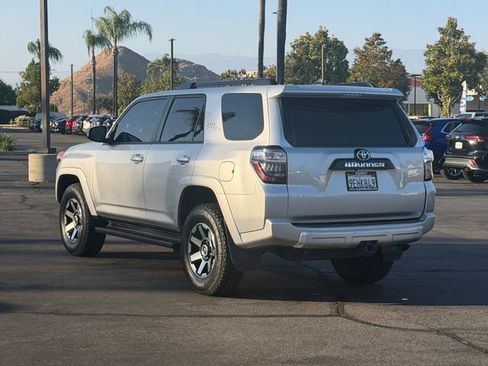 Used 2021 Toyota 4Runner TRD Off-Road Premium AWD/4WD image 8