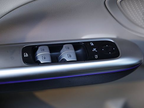 Used 2023 Mercedes-Benz C 300 C 300 w/ Exclusive Trim Package image 19