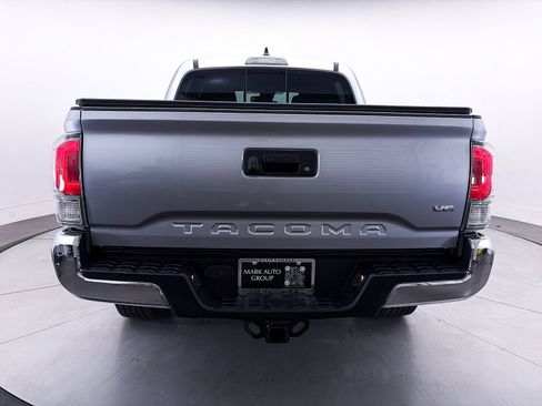 Used 2023 Toyota Tacoma TRD Off-Road AWD/4WD image 15